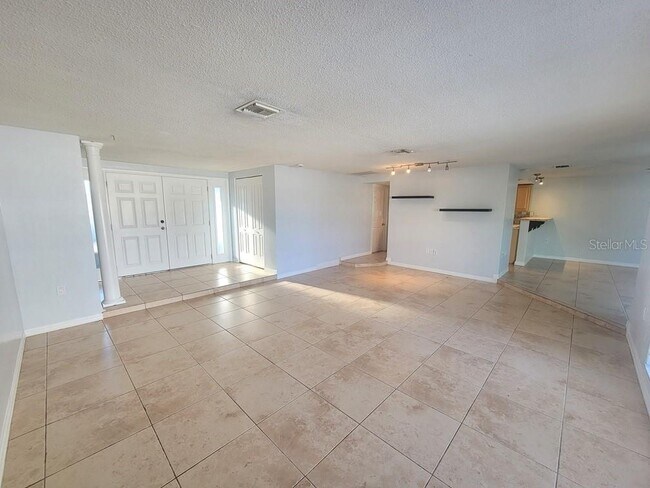 Foto del edificio - 7741 Treasure Pointe Dr