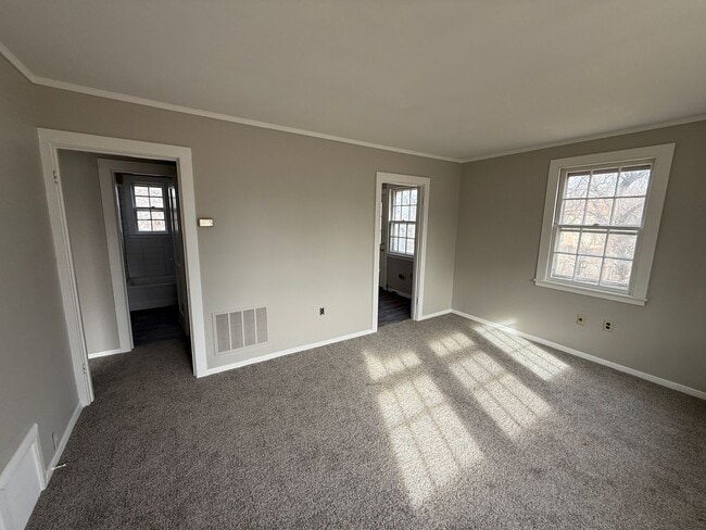 Building Photo - Italian Estates Property Management