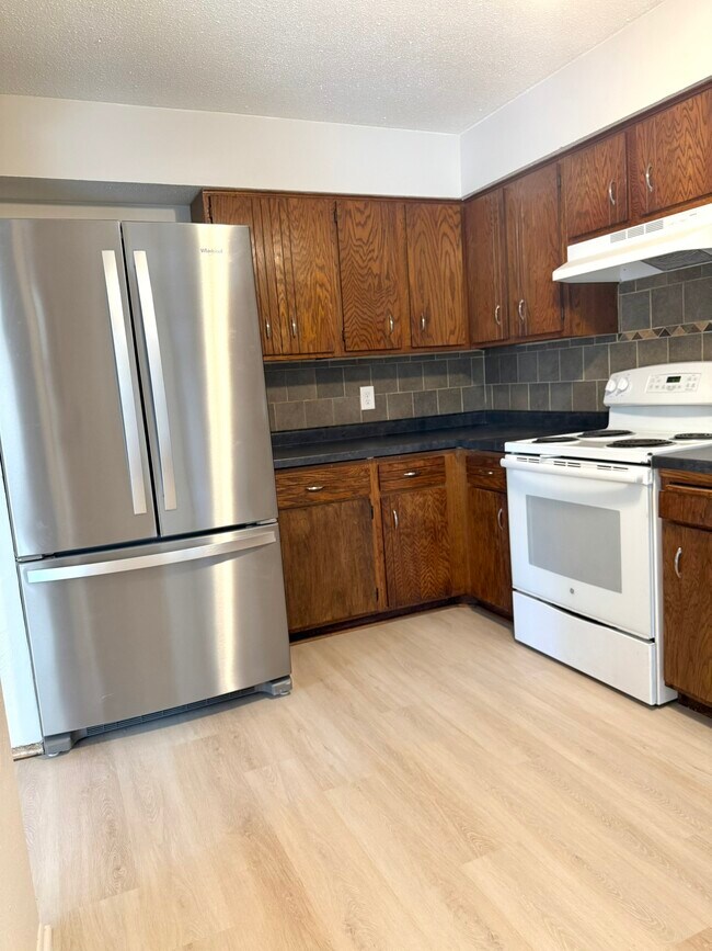 Foto del edificio - 6531 Channel Rd NE