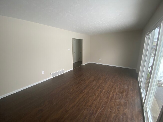 Foto del edificio - 5554 Chatford Dr
