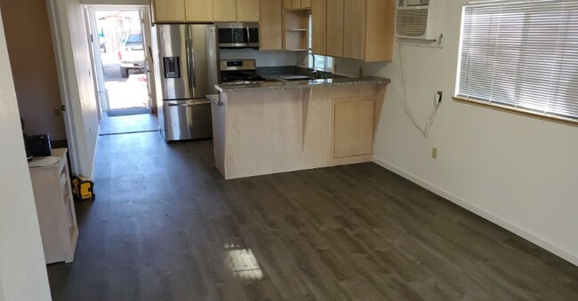 Building Photo - 1215 5th Ave