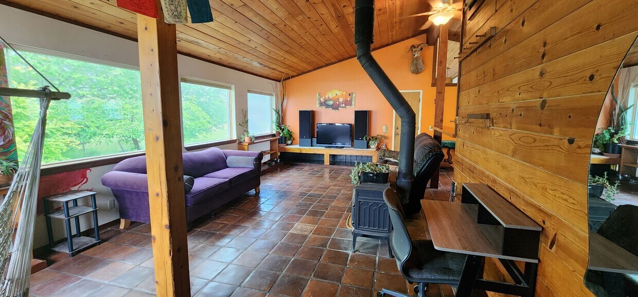 Primary Photo - Ranch House on Gorgeous Land off of Alderp...