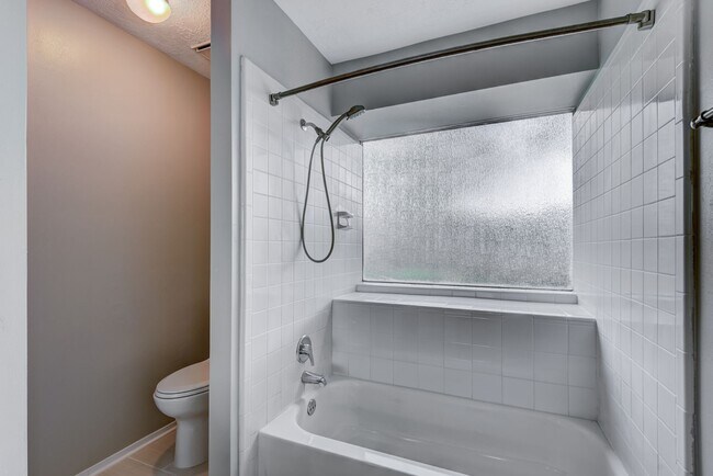 Foto del edificio - 412 Meadowpoint Dr