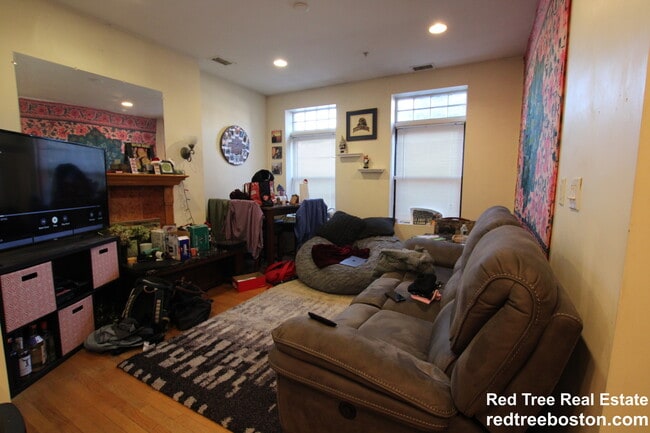 Foto del edificio - 1801 Beacon St