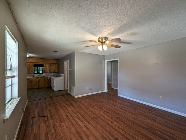 Building Photo - 20th Street Triplex