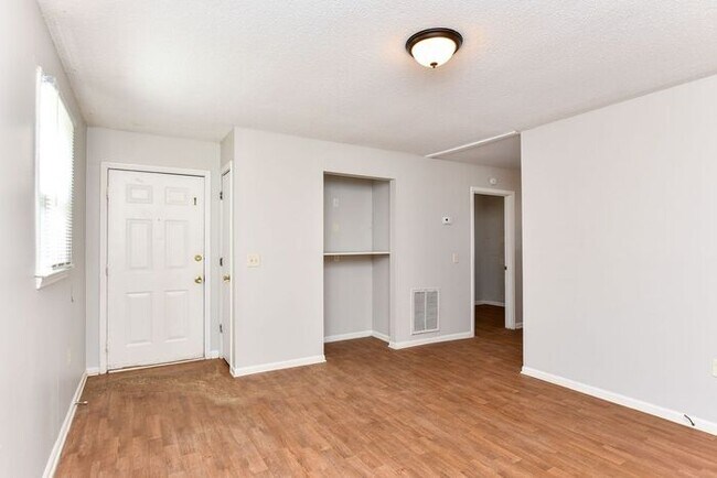 Foto del edificio - Newly remodeled 2 bed, 1 bath single story...