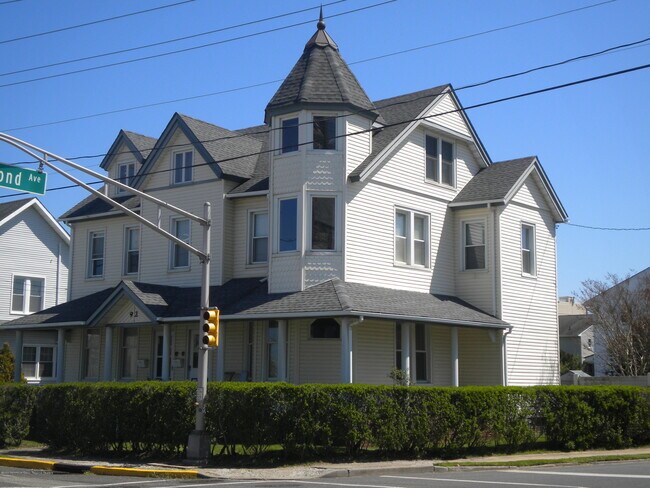 Building Photo - 92 Chelsea Ave