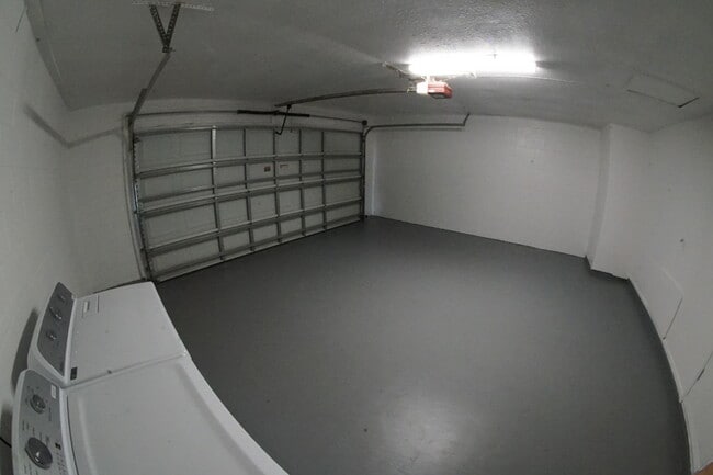 Building Photo - 6157 Sandcrest Cir