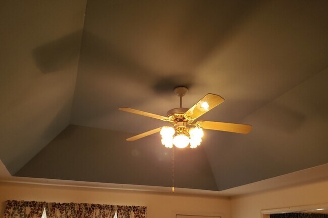 Foto del edificio - 1011 Brookwood Dr