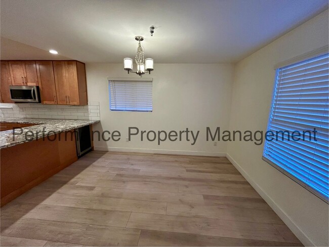 Foto del edificio - Stunning 2 Bed/2.5 Bath SW Condo w/ Securi...