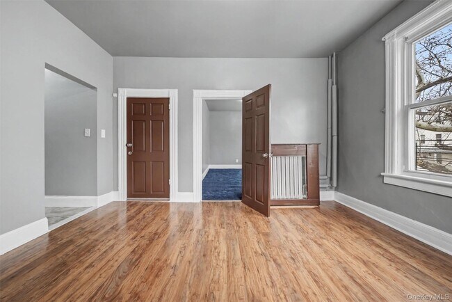 Foto del edificio - 240 S 5th Ave