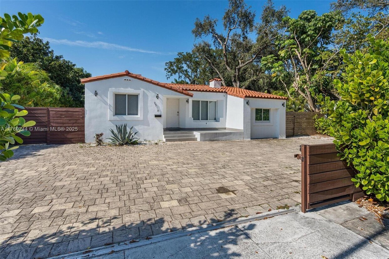 Foto principal - 9518 N Miami Ave