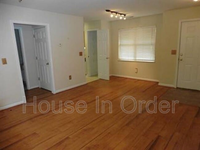 Foto del edificio - 104 Olde Covington Way