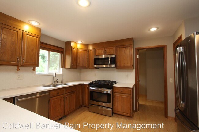 Foto del edificio - 4155 West Lake Sammamish Pkwy NE