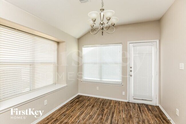 Foto del edificio - 5829 Parkview Hills Ln