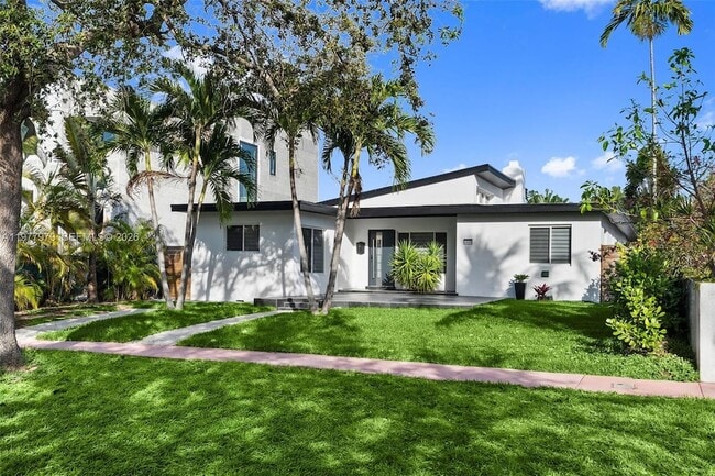 Photo - 1519 Biarritz Dr House