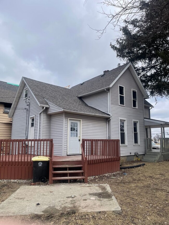 Building Photo - 2210 Oliver St