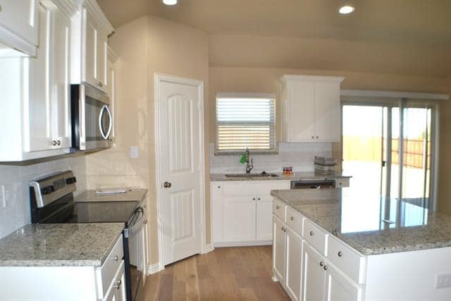 Foto principal - 3205 Sandstone Dr