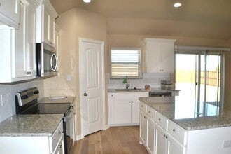 Building Photo - 3205 Sandstone Dr