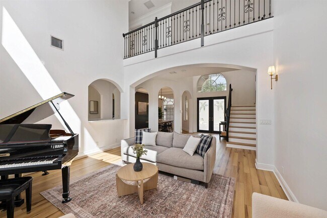 Building Photo - 4902 Forest Dale Dr