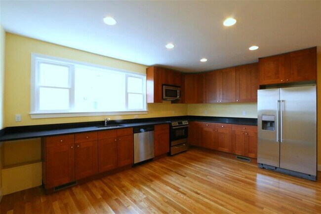 Foto del edificio - 38 Medford St