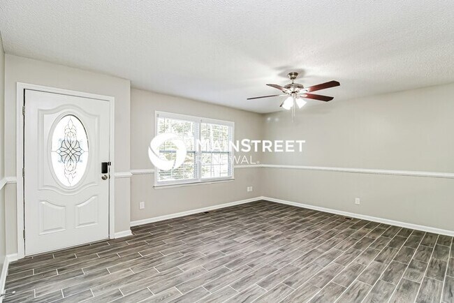 Building Photo - 3 Bedroom Pet-Friendly Home in Greensboro, NC with Main Street Renewal