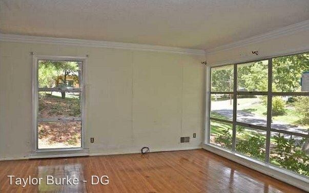 Building Photo - 3 br, 1 bath House - 904 Glen Oaks Drive