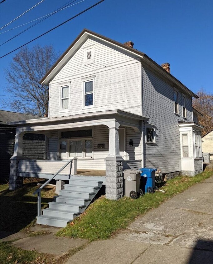305305 1/2 W College St Unit 305 1/2 West College St, Meadville, PA