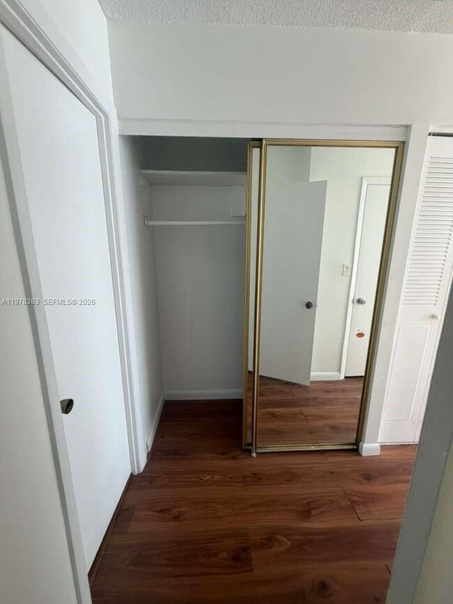 Foto del edificio - 2780 NE 183rd St