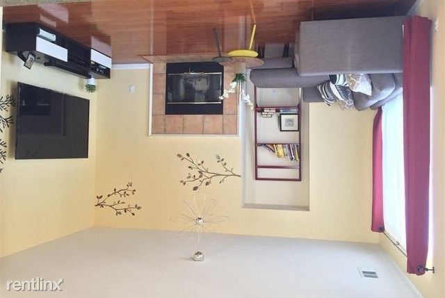 Building Photo - 3 br, 2 bath Townhome - 2121 San Mateo St