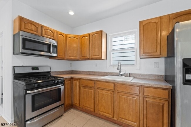 Building Photo - 357 Nesbit Terrace