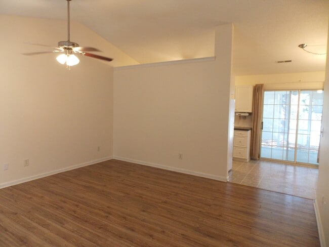 Photo - 716 Lilly Naz Ln House