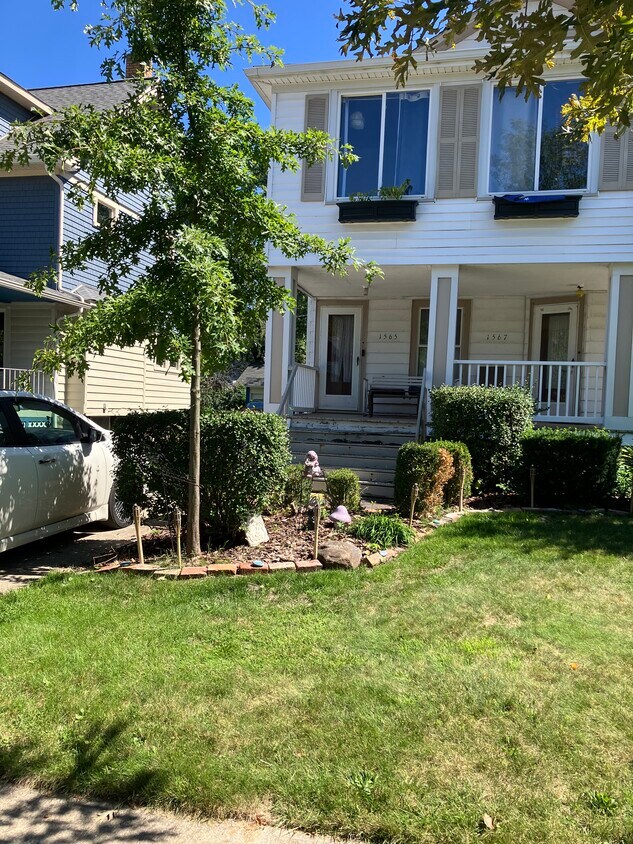 frente de la casa - 1567 Woodward Ave