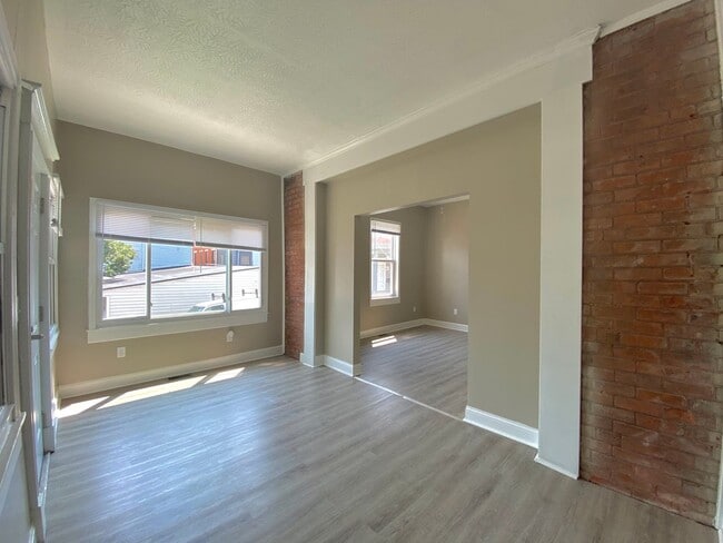 Foto del edificio - 5 bed/ 2 Bath Mins. from UC Only $750/pp (...