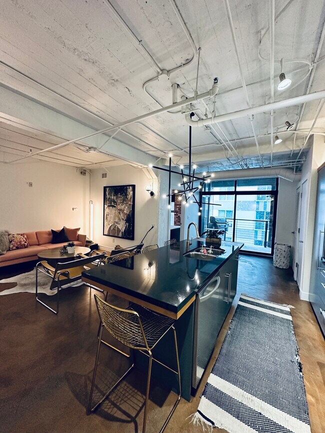 Photo - 328 W 200 S Apartments