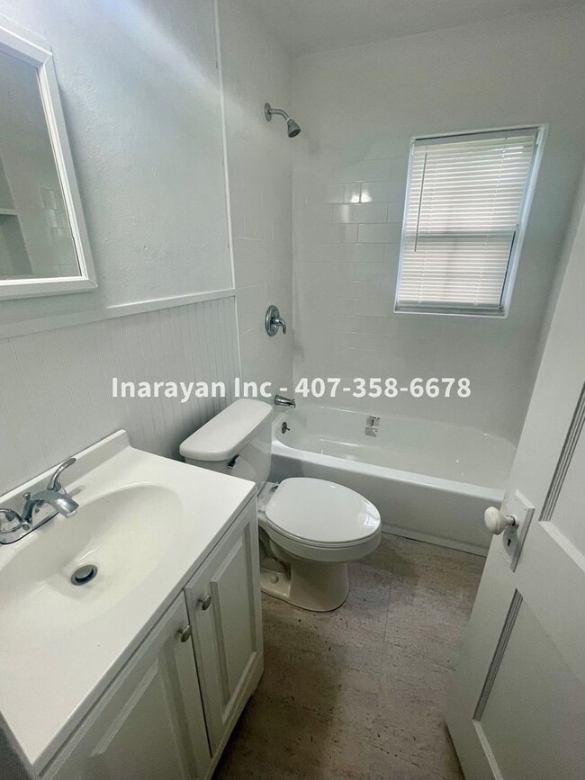 Photo - Newly Remodeled 2/1 House with cozy porch