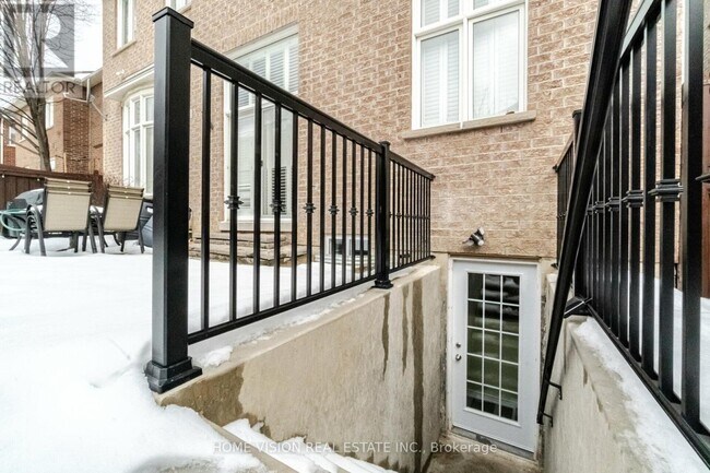 Building Photo - 6 Nova Scotia Rd