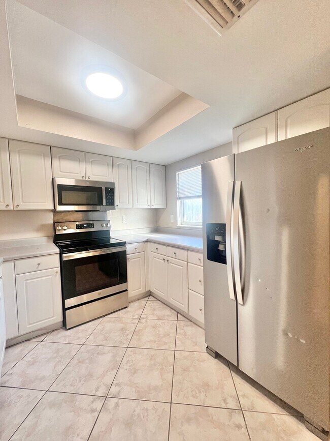 Building Photo - 1713 Azalea Ct