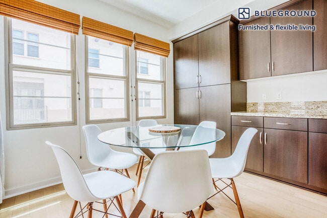 Foto del edificio - 1087 Bigleaf Pl