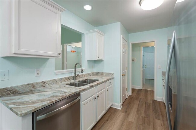 Building Photo - 6640 Autumn Hills Dr