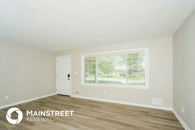 Foto del edificio - 6102 Jessamine Ln