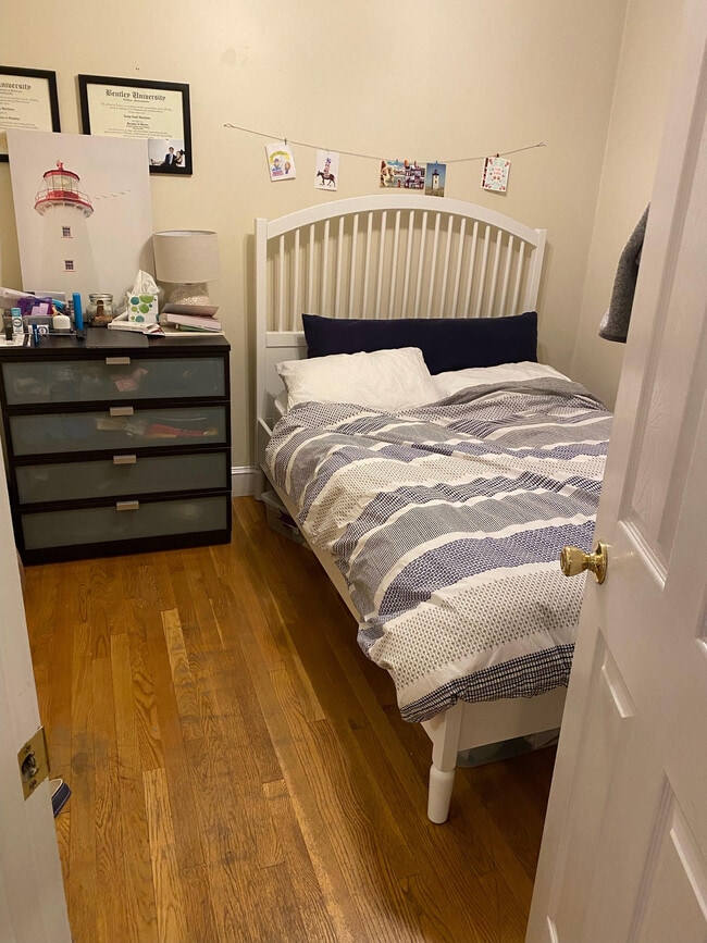 Building Photo - 15 Irving St