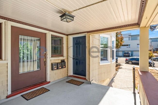 Building Photo - Unit 377