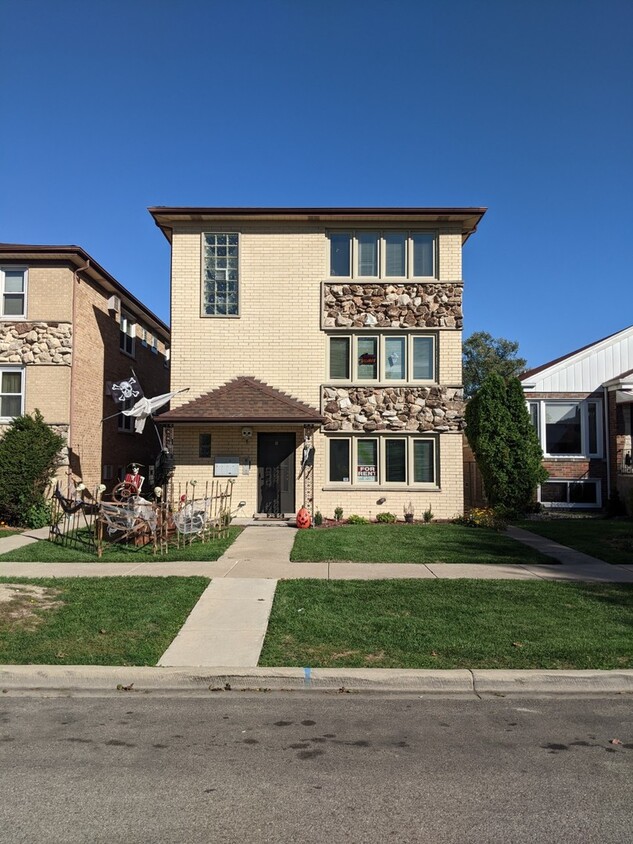 Primary Photo - 2411 N 77th Ct