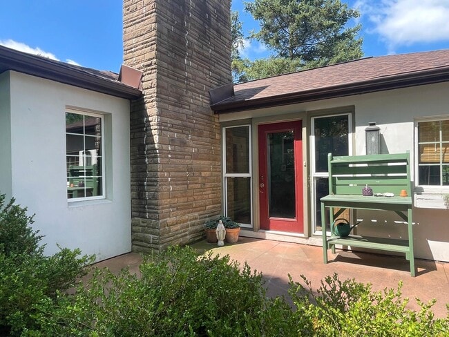 Building Photo - 2185 Ayrshire Dr