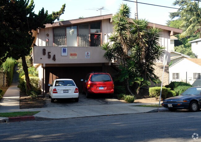 Foto del edificio - 854 Glenway Dr