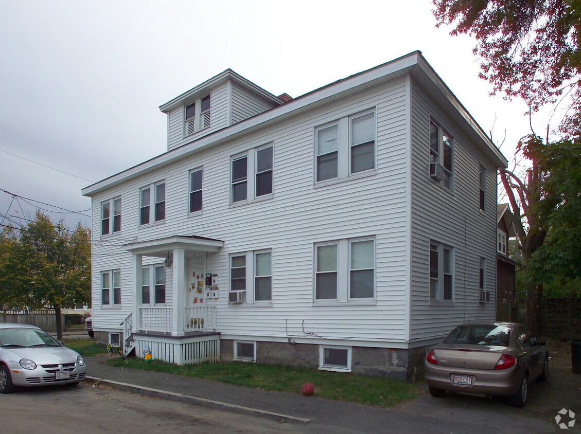Building Photo - 32 Beacon St