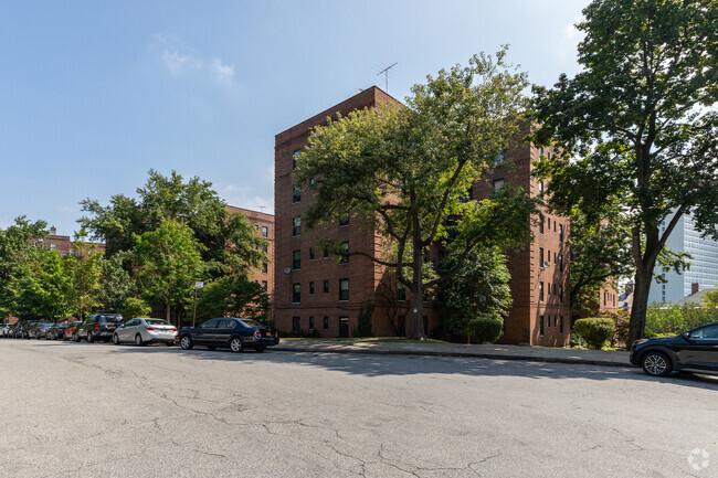 Building Photo - Riverdale Gardens