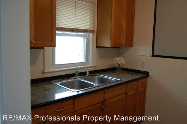 Foto del edificio - 2 br, 1 bath House - 367 NW Garnet Glen