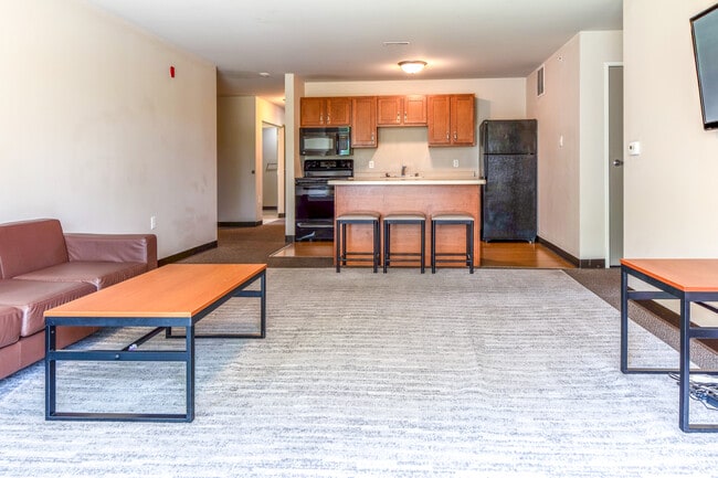 4 habitaciones y 2 baños, sala de estar de lujo - Element Student Apartments